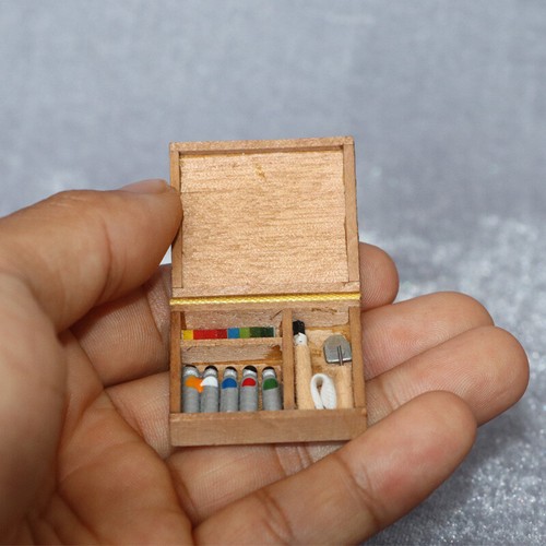 Dolls house scale - dolls,